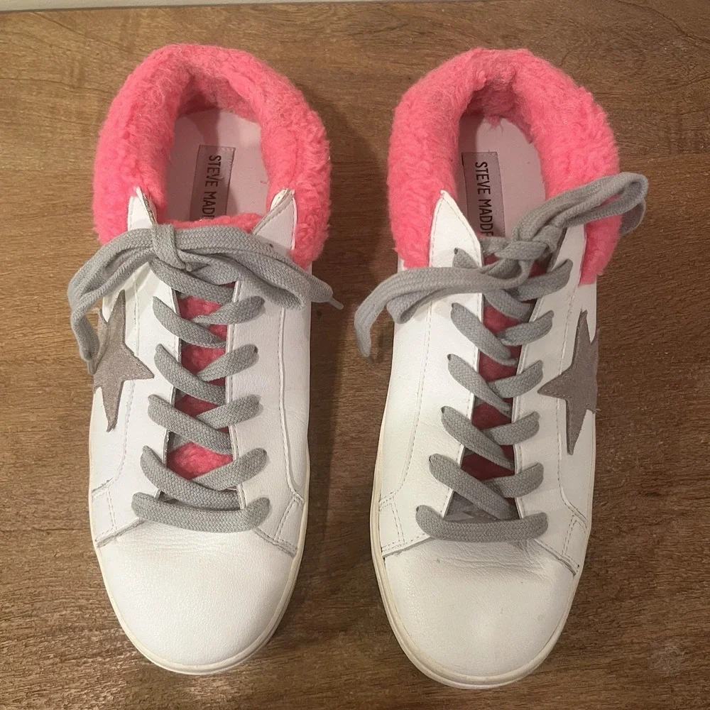 Steve Madden Polaris Sherpa Fashion Sneaker Shoes‎ White Pink Faux Fur Y2K ~7.5